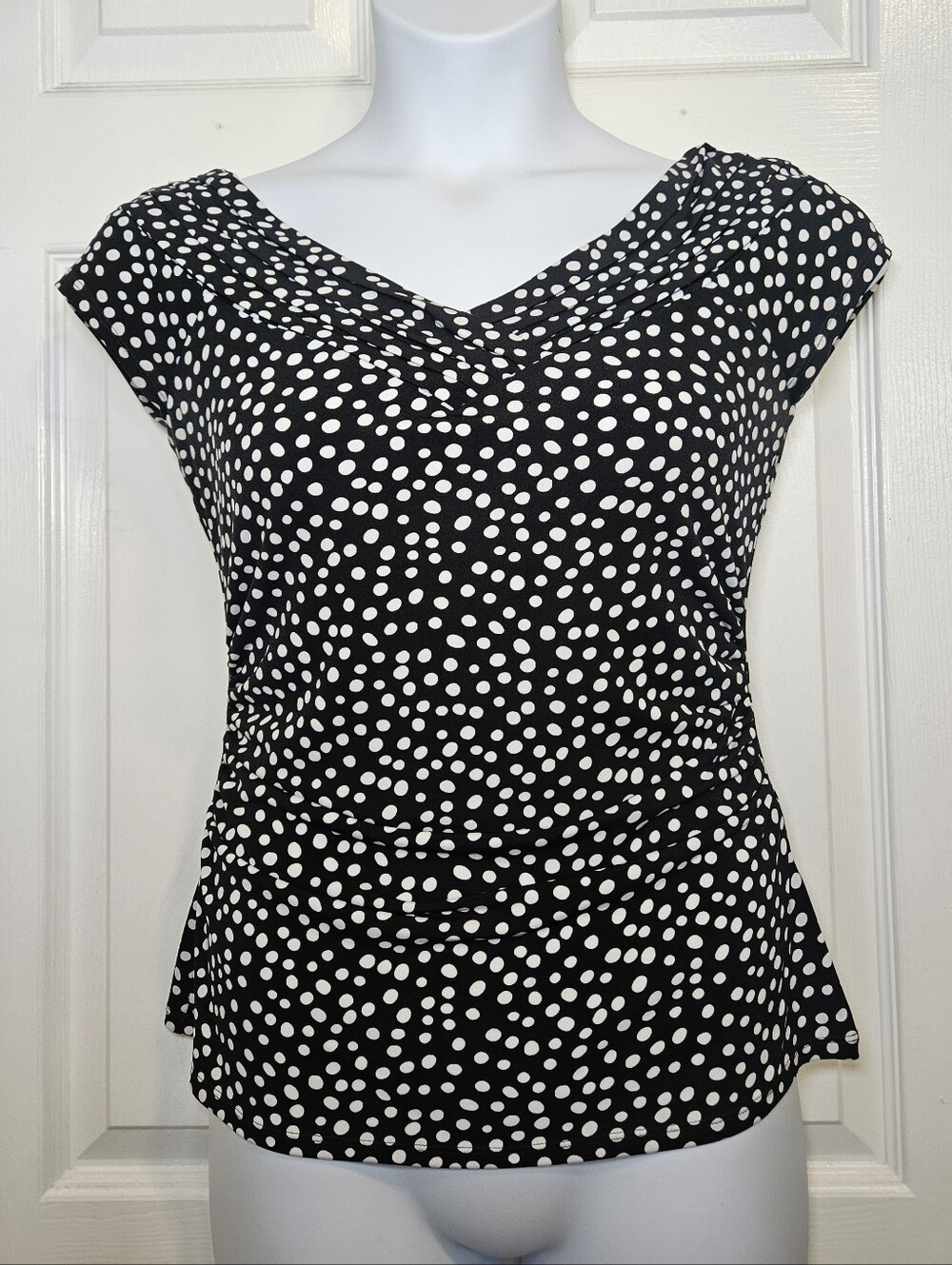 White House Black Market Black and White Polka Dot Cap Sleeve V-neck Top